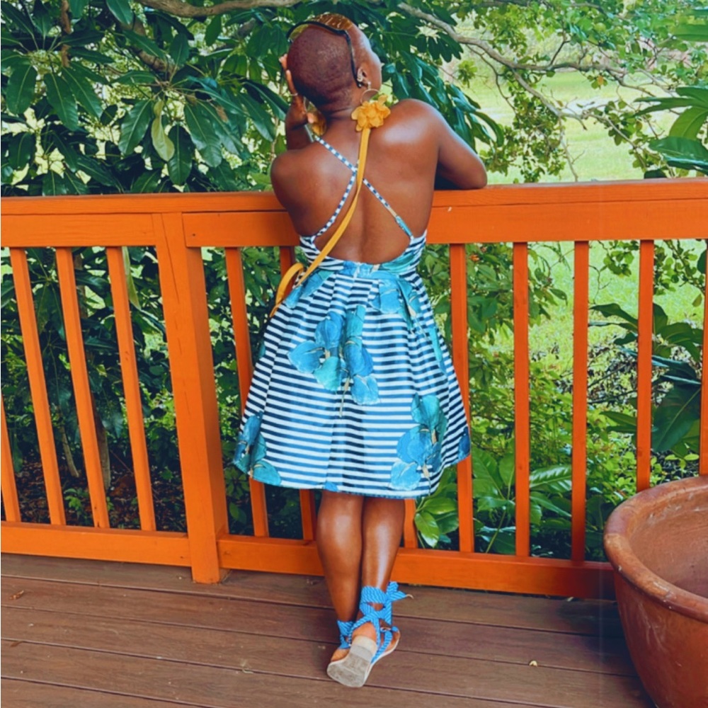 Day to evening dress. Just beautiful in person! Worn twice 🦋🦋
